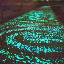 Load image into Gallery viewer, Glow In The Dark Rocks
